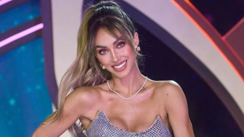 Anahí se adelanta a la Navidad y pone su pino