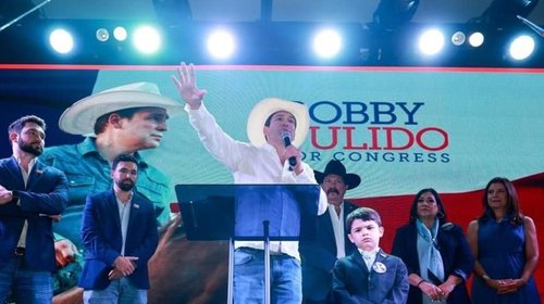 Bobby Pulido avanza en su camino hacia el Congreso de EUA