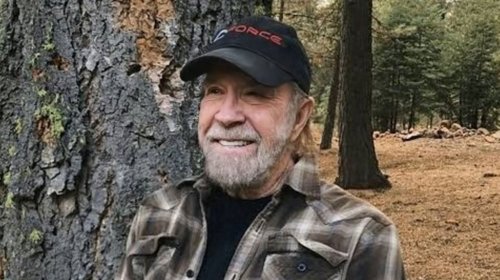 Hospitalizan a Chuck Norris tras emergencia médica en Hawái