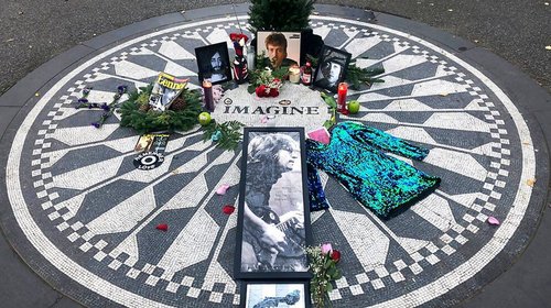 Central Park rinde homenaje a John Lennon a 45 años de su muerte
