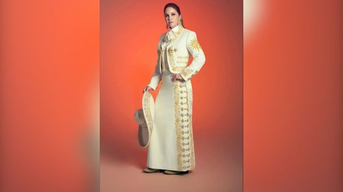 Regresa Lucero al mariachi con nuevo disco inédito