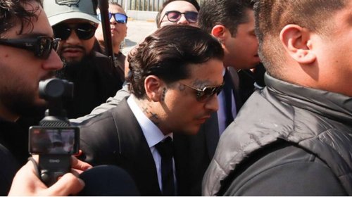Nodal acude a audiencia en medio de disputa con Universal