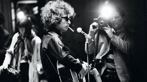 Subastan artículos de Bob Dylan y casi alcanzan $1,5 mdd