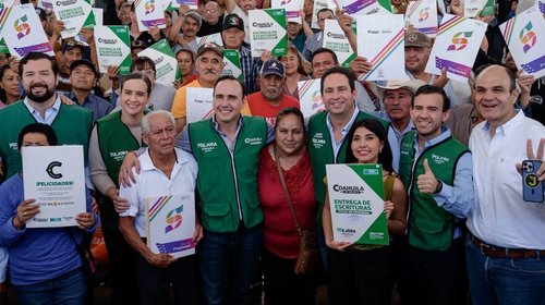 Entregan 500 escrituras en arranque de programa en Saltillo
