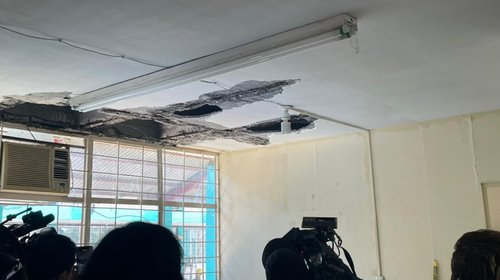 Reparan escuela donde alumnos debían ir con casco
