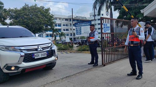 Estudiante perpetra ataque en escuela de Filipinas y lo transmite