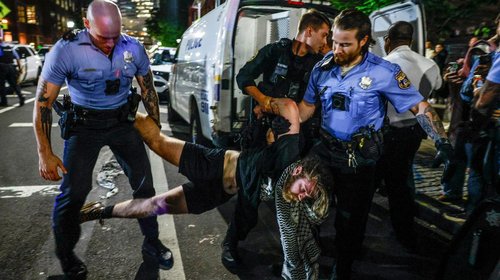 EUA: ante arrestos, manifestantes propalestina ignoran disolverse