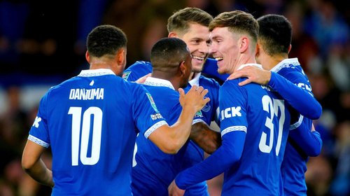 Everton recibe sanción de Liga Premier; pierde 10 puntos