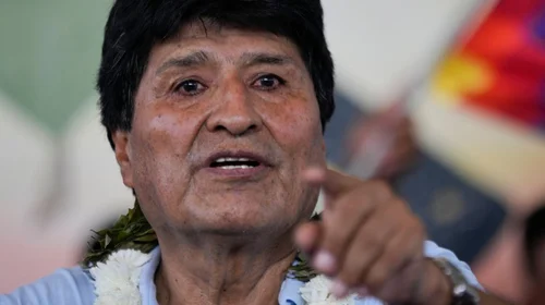 Evo asegura que no escapará de Bolivia; busca presidencia