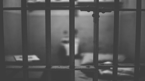 Dan 5 años de cárcel a excura por abusar de menores