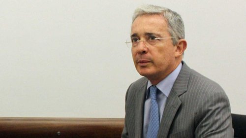 Expresidente Uribe declarará ante Fiscalía actos de paramilitares