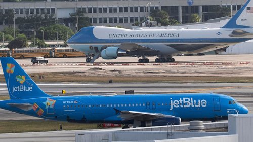 FAA suspende vuelos de JetBlue por interrupción del sistema