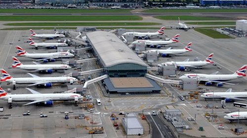 Alerta Gran Bretaña de fallas en el control de tráfico aéreo