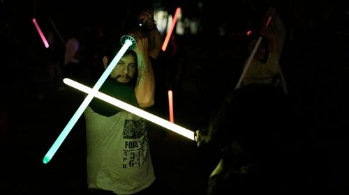 Fanáticos de Star Wars se entrenan en academia Jedi de México