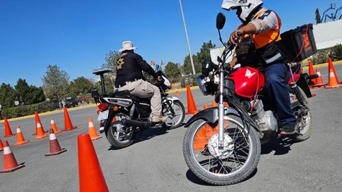 Universidades tendrán talleres para prevenir accidentes en moto