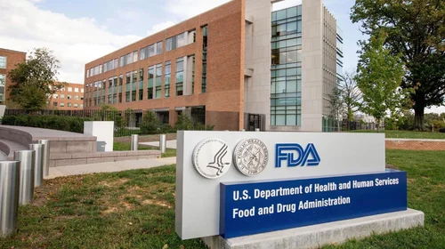 Destituyen al director de tabaco de la FDA en medio de recortes