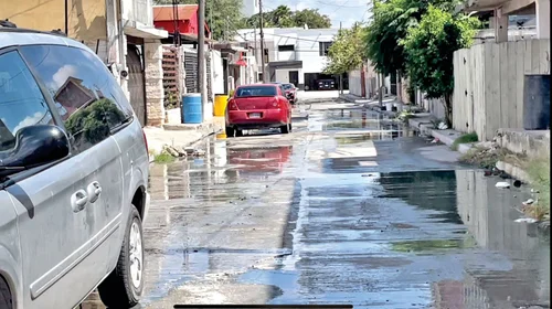 Exigen solución por brote de aguas negras en colonias de Reynosa