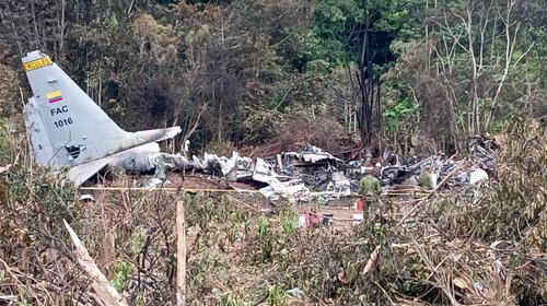 Muertos en accidente de avión militar en Colombia suben a 34