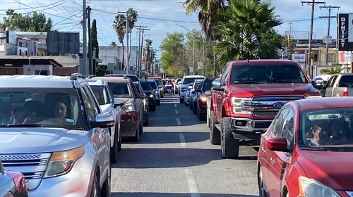 Lucen saturados puentes internacionales de Matamoros