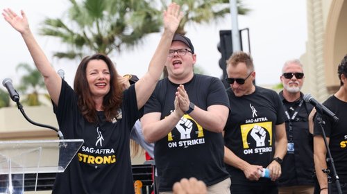 Finaliza huelga de actores de Hollywood, tras 118 días de paro