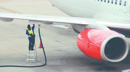 Tienen aerolíneas pérdidas millonarias ante alza de turbosina