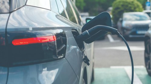 'Acelera' en NL la compra de autos híbridos y eléctricos