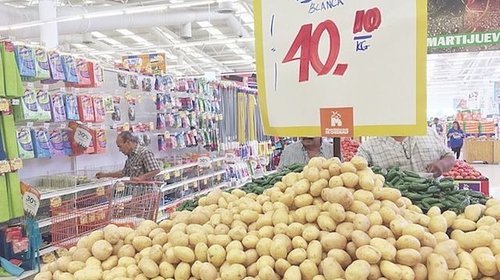 Sheinbaum analiza frenar alza de precio de la canasta básica