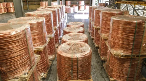 Trump impone arancel de 50% a las importaciones de cobre