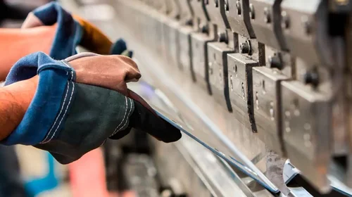 La menor demanda externa le 'pega' a la industria de NL