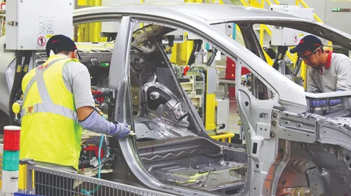 Golpe a autos mexicanos: les pega arancel según sus ‘piezas’