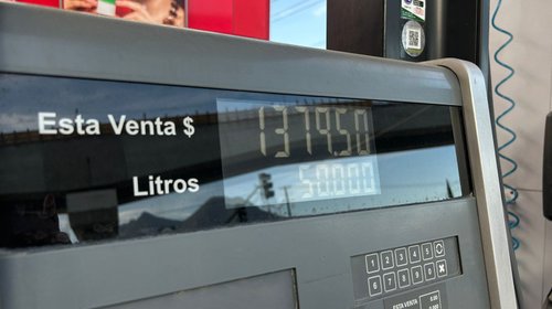 Aumentan gasolina premium y diésel por ajuste al impuesto