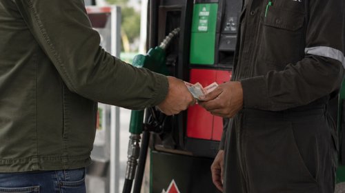 Se ubica México en el top five de gasolinas más caras en AL