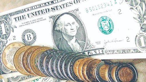 Cierra peso como la sexta moneda más apreciada frente al dólar