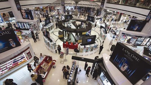 Caen 1.6% ventas de tiendas departamentales y de autoservicio