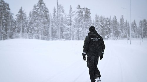 Finlandia cerrará su frontera con Rusia debido a migración