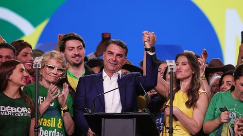 Hijo de Jair Bolsonaro contenderá por la presidencia de Brasil