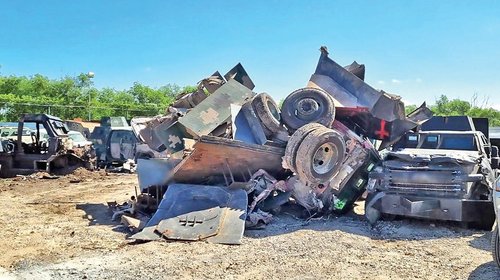 FGR destruye 50 vehículos ‘monstruos’ en Tamaulipas