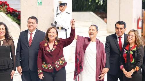Acude Sheinbaum a toma de protesta de Rocío Nahle