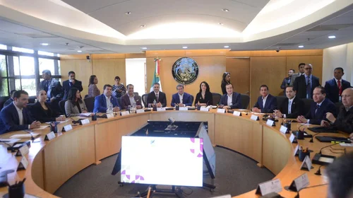 Omar García Harfuch se reúne con diputados federales
