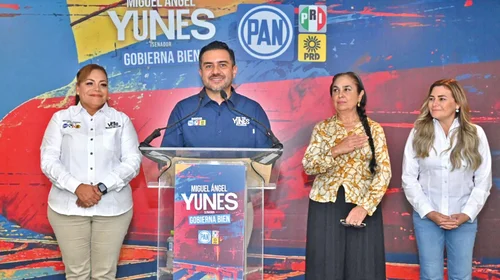 Especulan que el panista Miguel Ángel Yunes se pasará a Morena