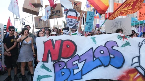 Protestan contra la controvertida boda de Jeff Bezos