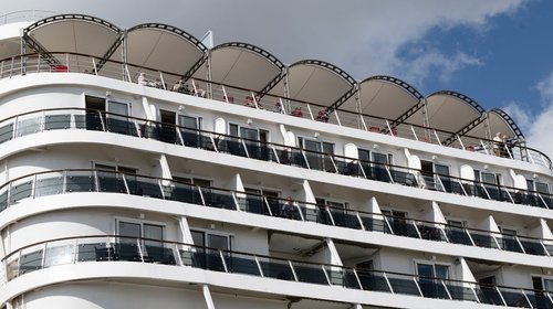 Confirman norovirus en crucero británico retenido en Francia