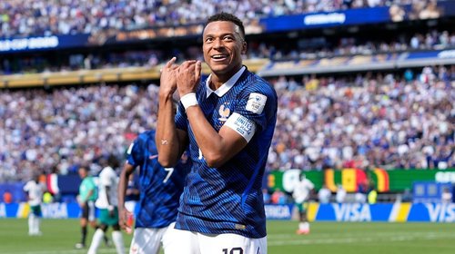 Francia vence a Senegal 3-1 con doblete de Mbappé