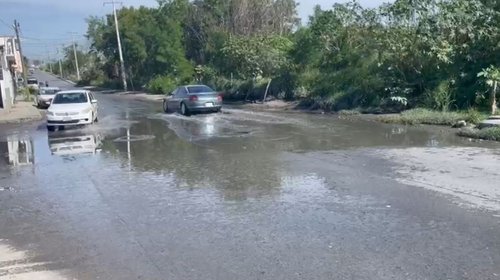 Persisten inundaciones con agua negra en norponiente de Reynosa