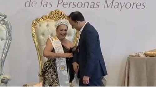 Torreón corona a Rosa María como Reina de las Personas Mayores