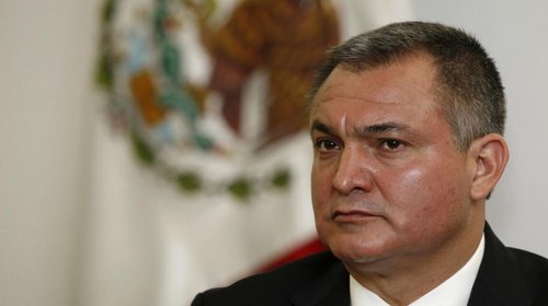Denuncia Genaro García Luna maltratos en prisión de EUA