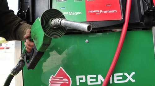 México entra al top 5 de gasolinas más baratas de OCDE: Profeco