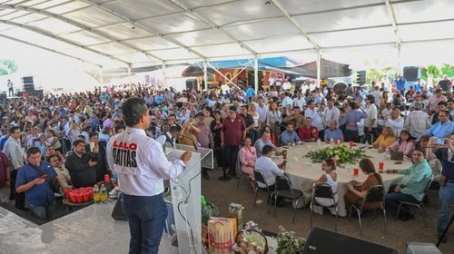 Lalo Gattás celebra cumpleaños con más de 2 mil 500 asistentes