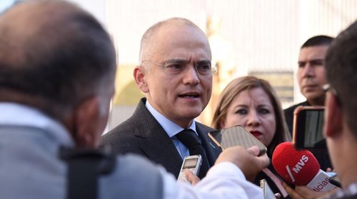 Detienen a dos; indagan conexión con asesinato de Jurídico