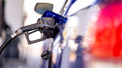 Canadá suspende impuesto al combustible por crisis con Irán